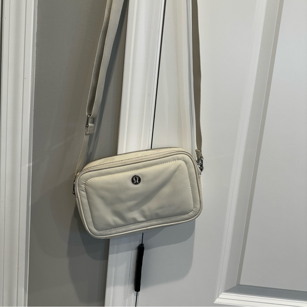 Lululemon Camera Bag 2L
